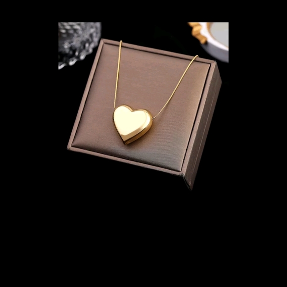Heart Pendant Necklace - Picture 2 of 5